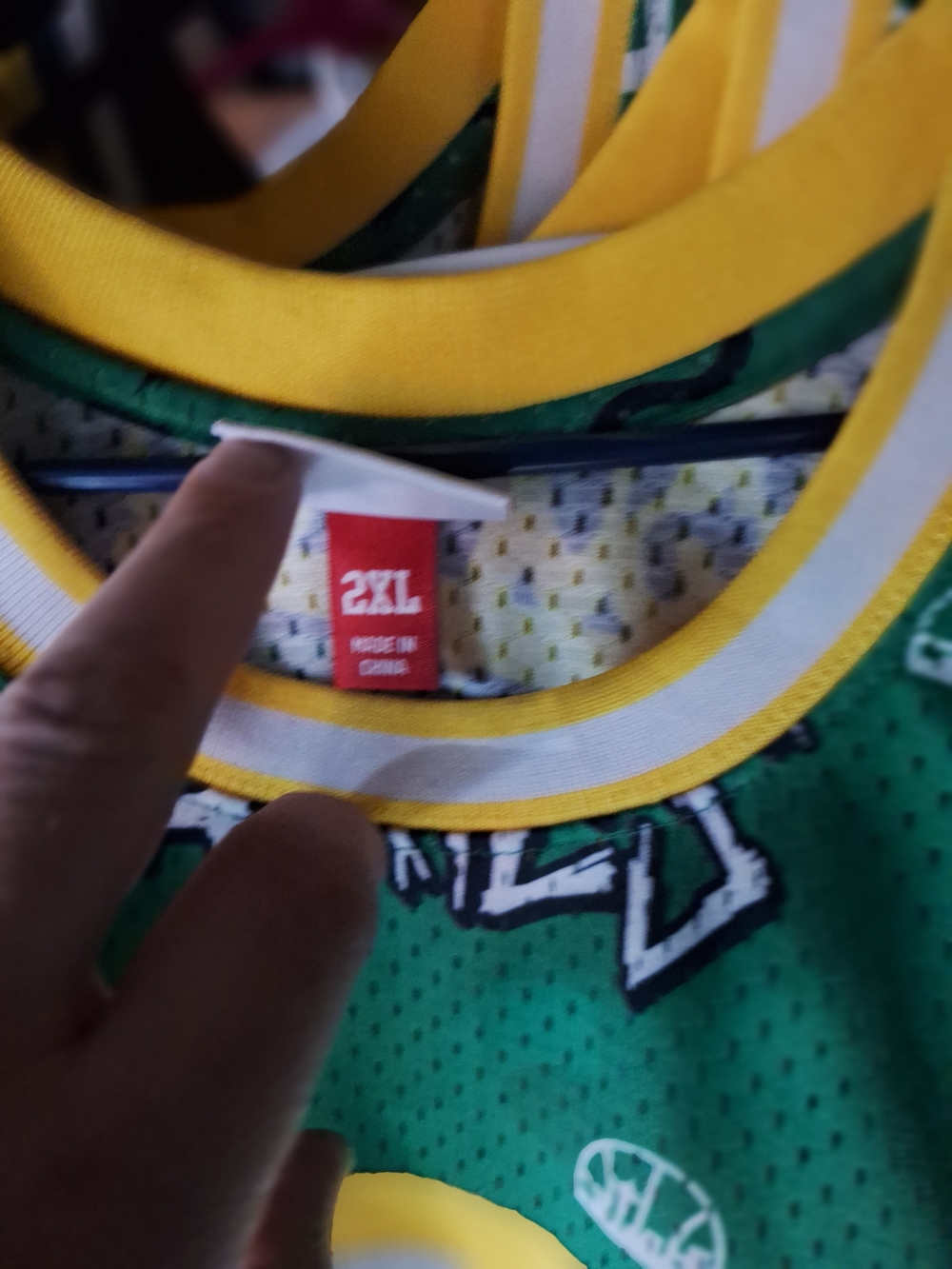 Mitchell & Ness Seattle Sonics Gary Payton Green and Yellow #20 Graphic Jersey - Picture 4 of 5